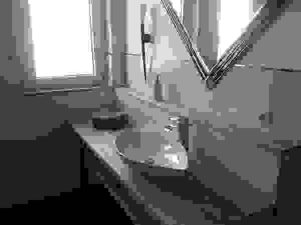 FD Fliesen GmbH Modern Bathroom Ceramic