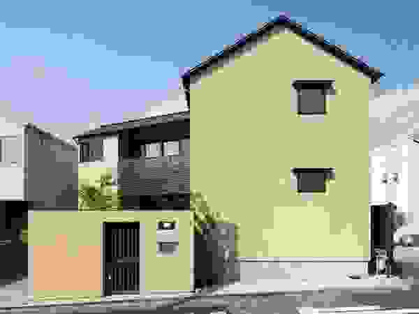 アトリエ・ブリコラージュ一級建築士事務所 Eclectic style houses Wood Beige