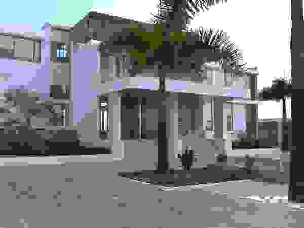 Area5 arquitectura SAS Casas modernas Branco