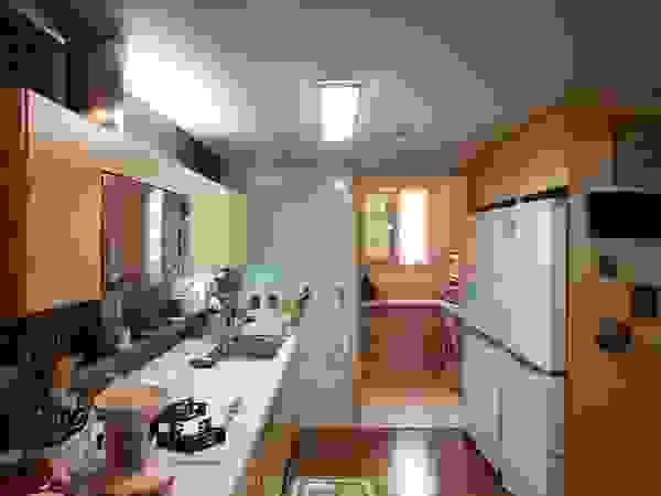 구름집 02-338-6835 Modern Kitchen Wood Wood effect