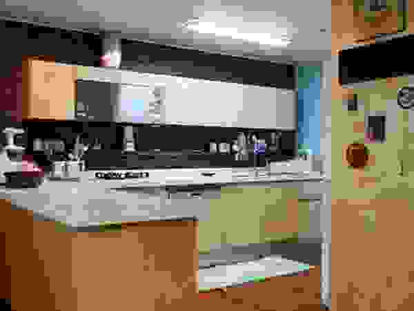 구름집 02-338-6835 Modern Kitchen Wood Wood effect