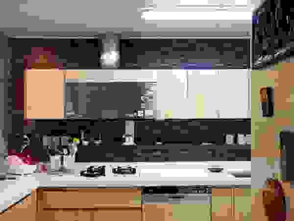 구름집 02-338-6835 Modern Kitchen Wood Wood effect