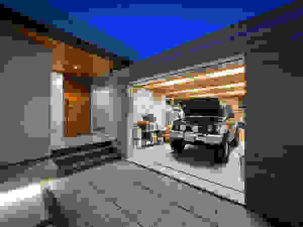 ISDアーキテクト一級建築士事務所 Modern Houses Reinforced concrete White