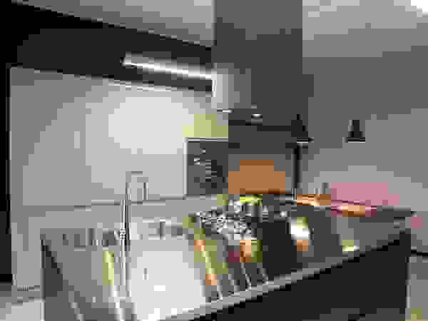 Alfonso D'errico Architetto Modern style kitchen