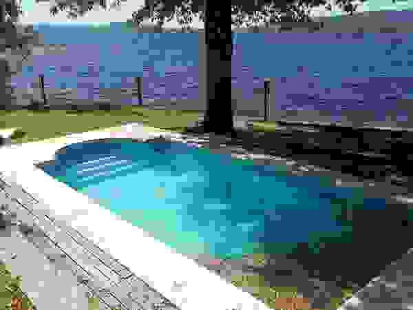 Liliana almada Propiedades Classic style pool