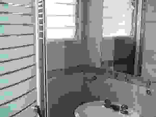 Liliana almada Propiedades Classic style bathroom