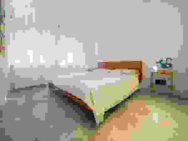 PADIGLIONE B Minimalist bedroom Concrete