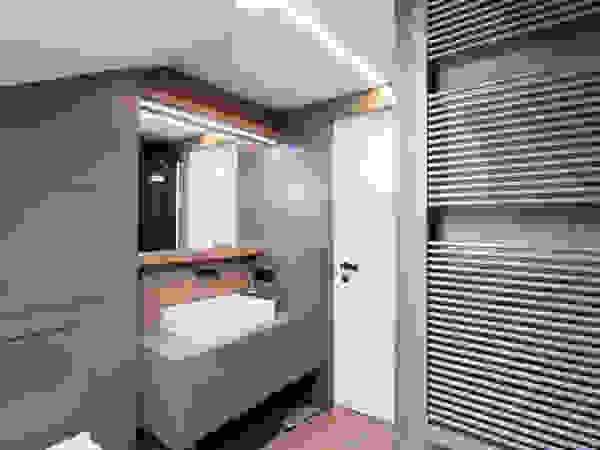 Lemayr Thomas Modern bathroom