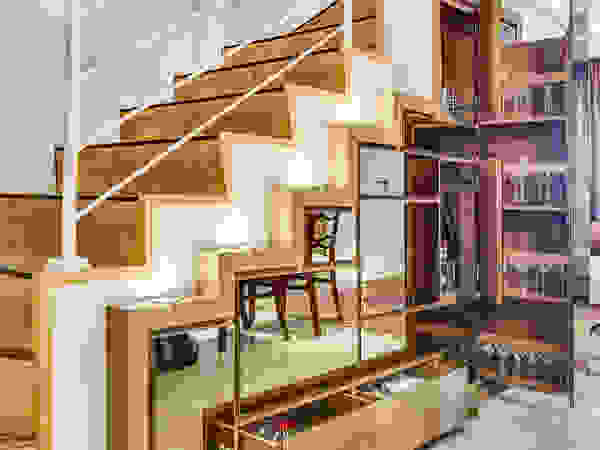 Juliana Lahóz Arquitetura Modern corridor, hallway & stairs