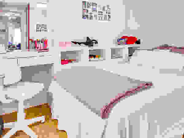 Juliana Lahóz Arquitetura Modern style bedroom