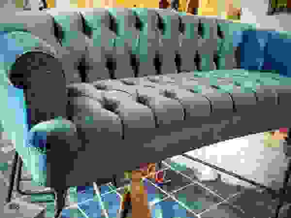 Estilo en muebles Moderne bars & clubs Grijs