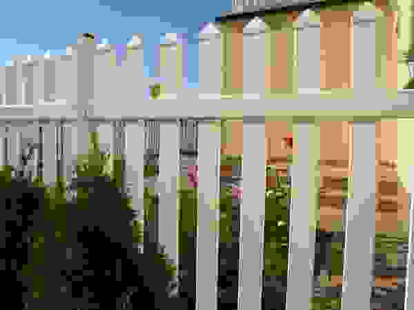 TOP FENCE s.c. Modern Houses Plastic White
