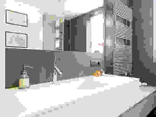 Lemayr Thomas Minimalist bathroom