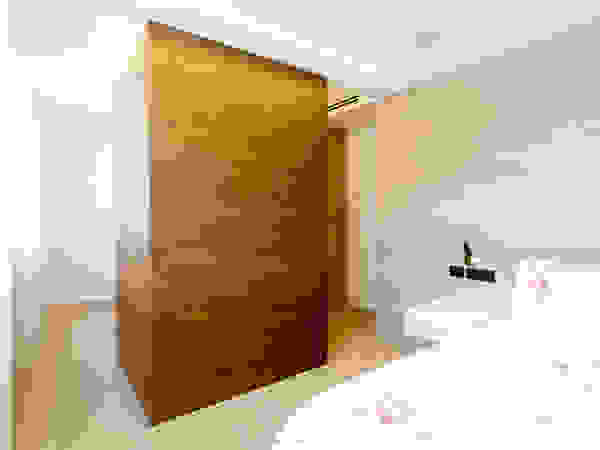 Lemayr Thomas Minimalist bedroom