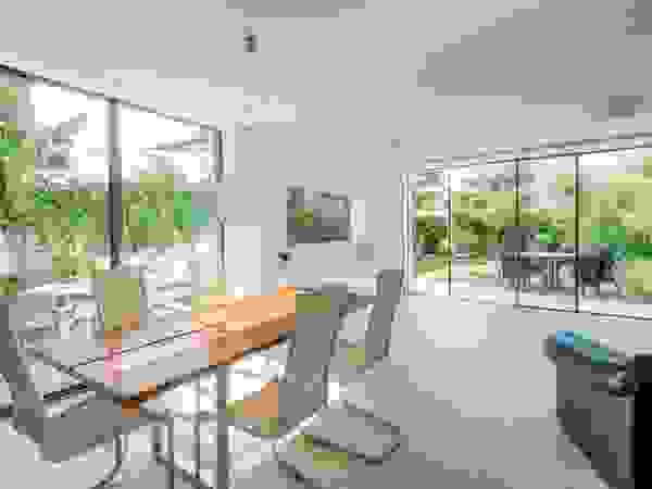 Burckhardt Metall Glas GmbH Modern dining room