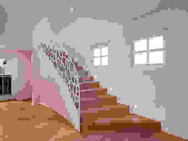 EeStairs | Stairs and balustrades Modern corridor, hallway & stairs Wood