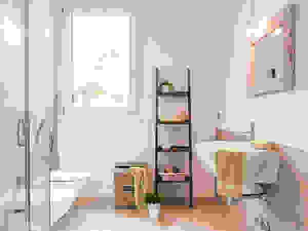Venduta a Prima Vista Minimalist style bathroom