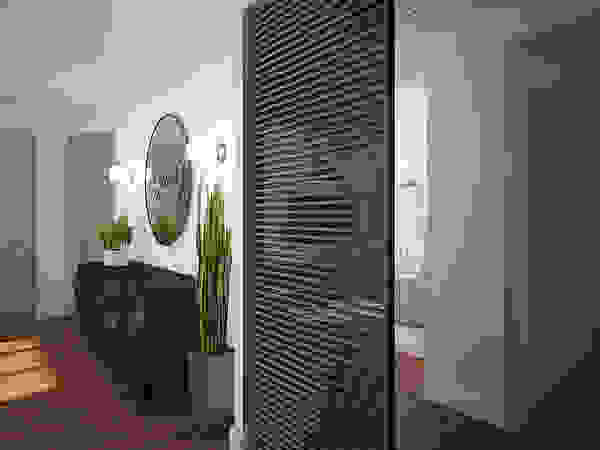 needsomespace Modern Corridor, Hallway and Staircase