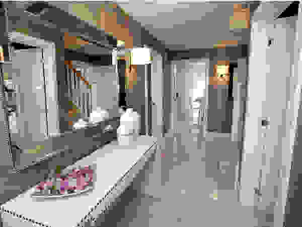 Make every room a new adventure..... Graeme Fuller Design Ltd Modern Corridor, Hallway and Staircase