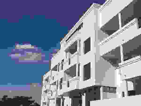 E2 Architects Готелі Метал Білий
