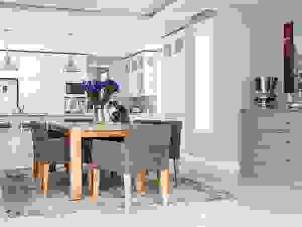 Salomé Knijnenburg Interiors Їдальня Коричневий