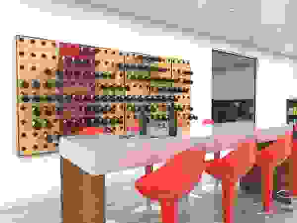 Garrafeiros - Adegas para Vinho Wine cellar Wood-Plastic Composite Black