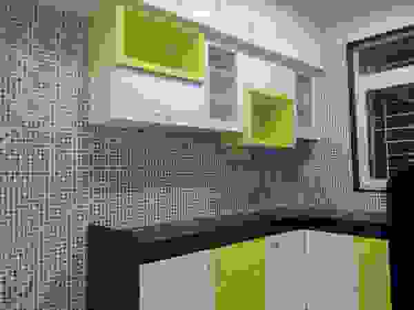 SHARADA INTERIORS Moderne Küchen