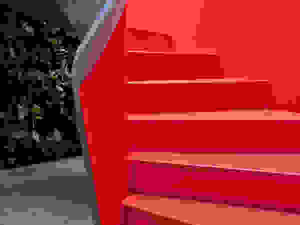 EeStairs | Stairs and balustrades Modern Corridor, Hallway and Staircase Red