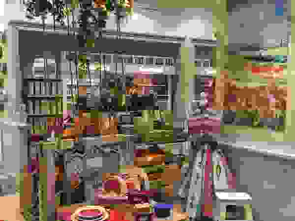 Andrea Delcuratolo Offices & stores