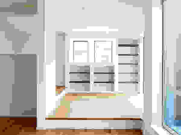 株式会社ハウジングアーキテクト建築設計事務所 Living roomShelves