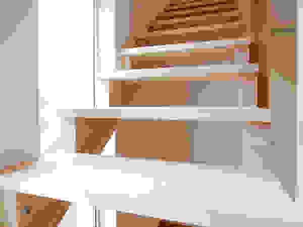株式会社ハウジングアーキテクト建築設計事務所 Corridor, hallway & stairs Stairs