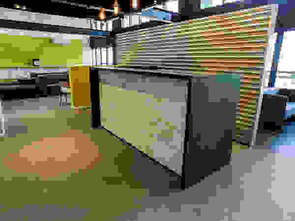 VERONA CARPETES E VINILICOS Moderne gangen, hallen & trappenhuizen Beton Grijs