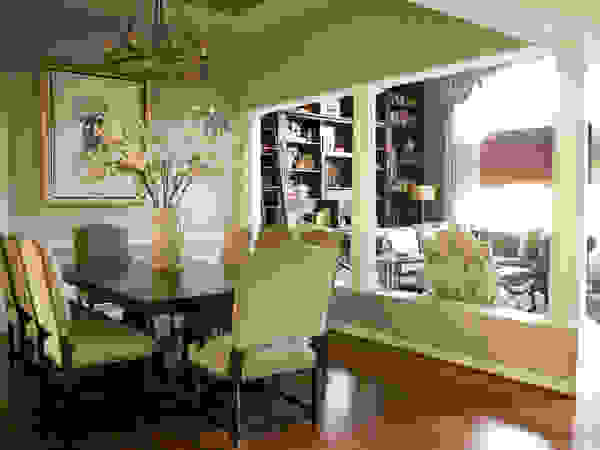 Star Power - Dining Room Lorna Gross Interior Design Classic style dining room Beige