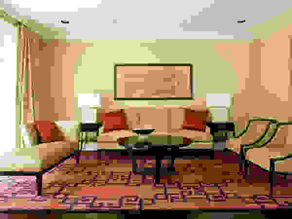 Shanghai Chic - Living Room Lorna Gross Interior Design اتاق نشیمن Red