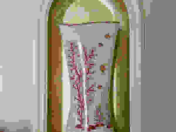 Caribbean Dream - Niche Detail Lorna Gross Interior Design Classic style corridor, hallway and stairs