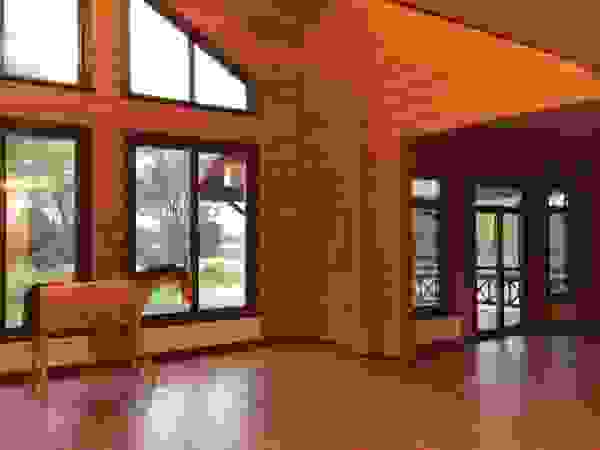 Техно-сруб Classic style corridor, hallway and stairs Wood