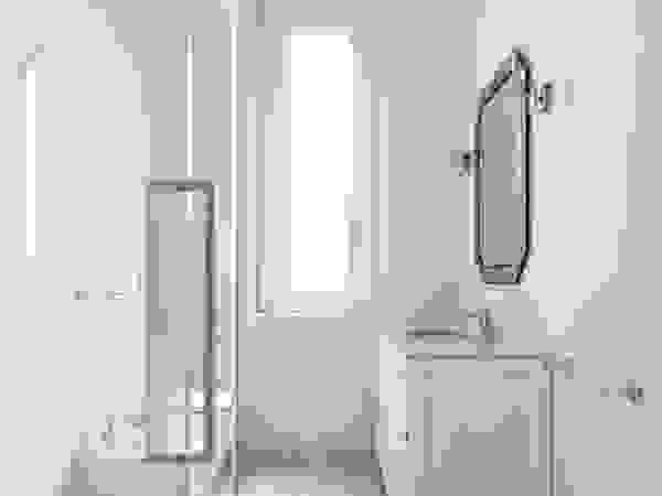 NOMADE ARCHITETTURA E INTERIOR DESIGN Classic style bathroom