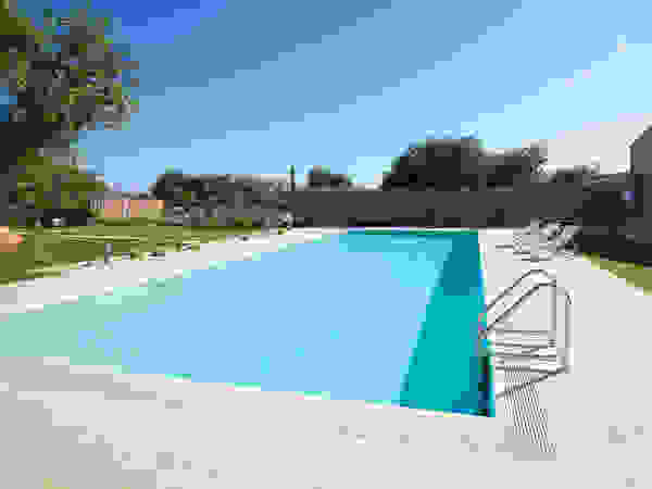 i.Blue Piscine Басейн