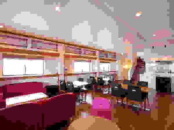 株式会社ハウジングアーキテクト建築設計事務所 Office spaces & stores Wood Wood effect