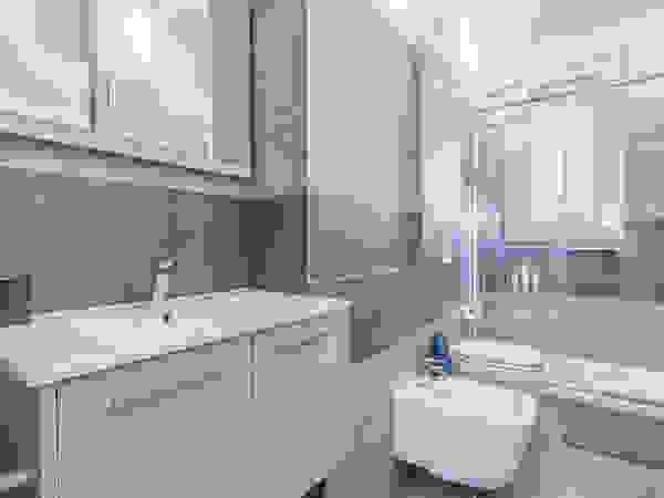 Facile Ristrutturare Modern Bathroom