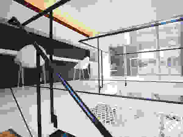 コト Corridor, hallway & stairs Seating Plastic White