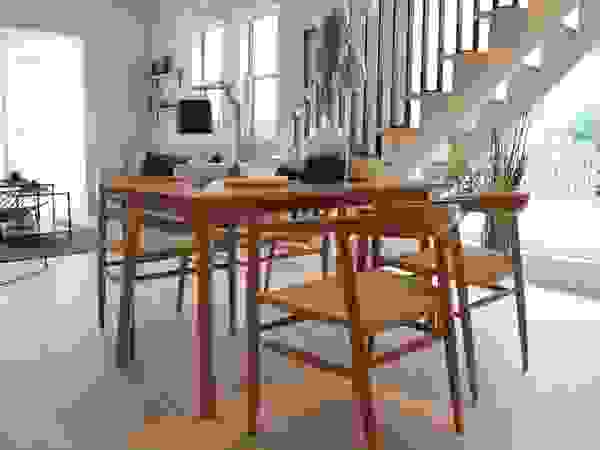 コト Living roomStools & chairs Wood Wood effect