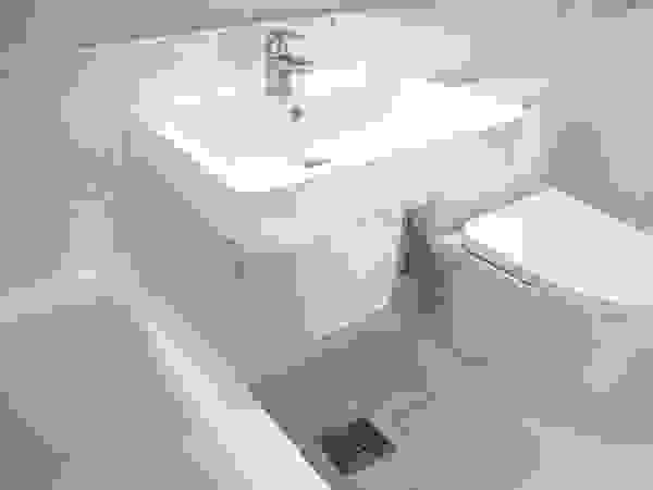 얀코인테리어 Scandinavian style bathrooms White