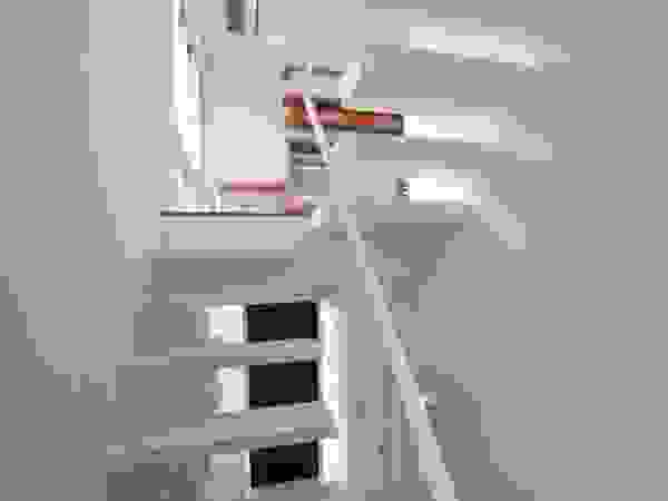 前田敦計画工房 Modern corridor, hallway & stairs