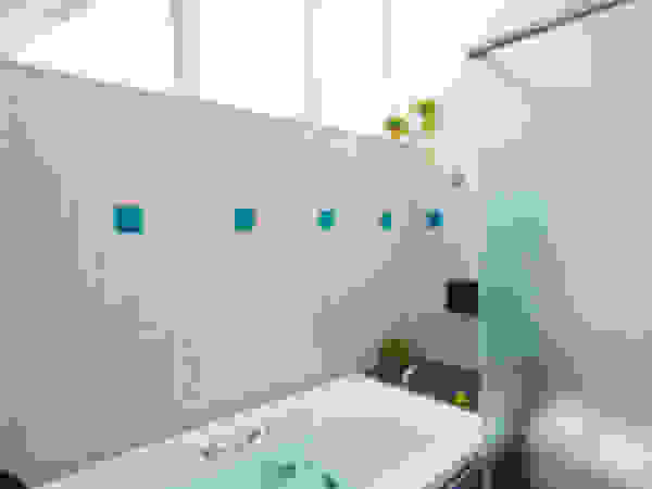 前田敦計画工房 Modern bathroom