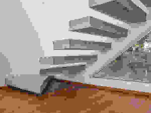 A+R arquitetura Modern Corridor, Hallway and Staircase