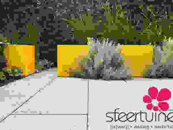 Sfeertuinen Industrial style garden Concrete Yellow