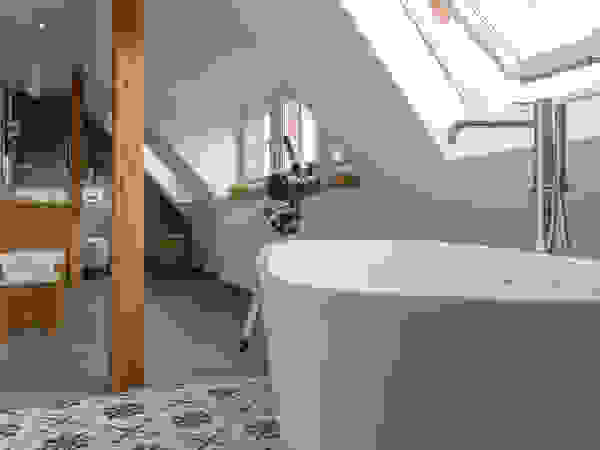 Klotz Badmanufaktur GmbH Modern bathroom