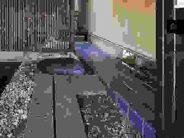 路地庭アプローチのあるモダン和風住宅 Homify