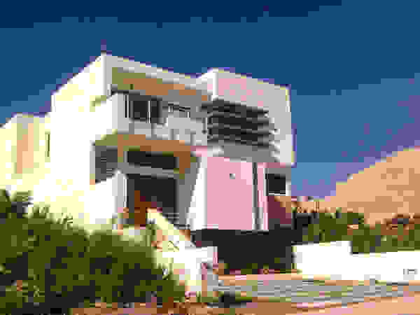 Estilo Homes Minimalist houses